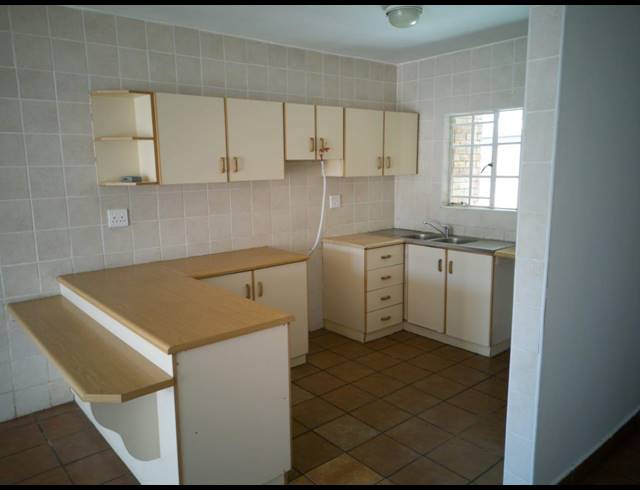 2 BEDROOM APARTMENT TO LET IN PRESTBURY